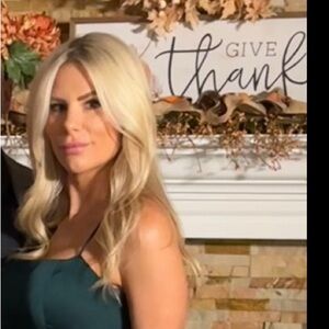 Meet your Posher, Raquel